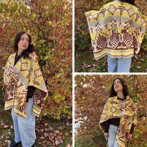 Wrap - Capelette Shawl